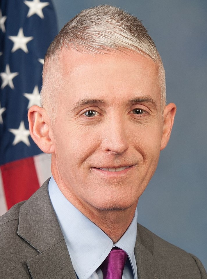 how-to-ask-persuasive-questions-with-trey-gowdy-roger-dooley